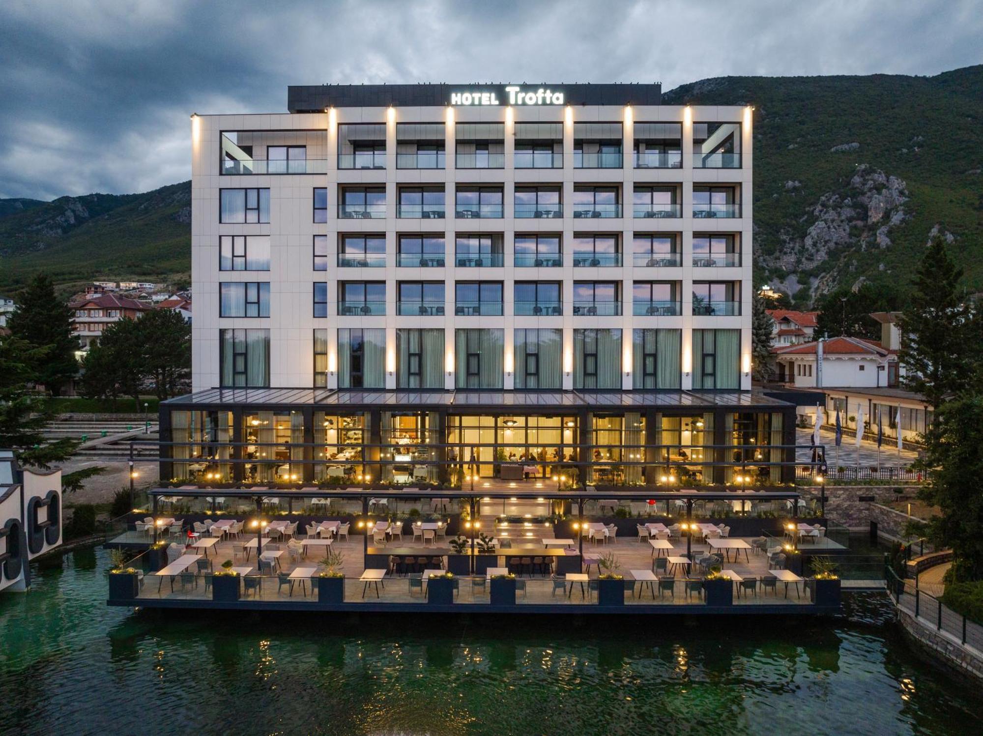 Hotel Trofta Istog Экстерьер фото