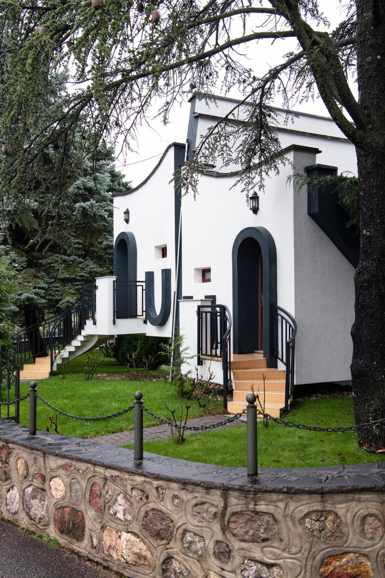 Hotel Trofta Istog Экстерьер фото